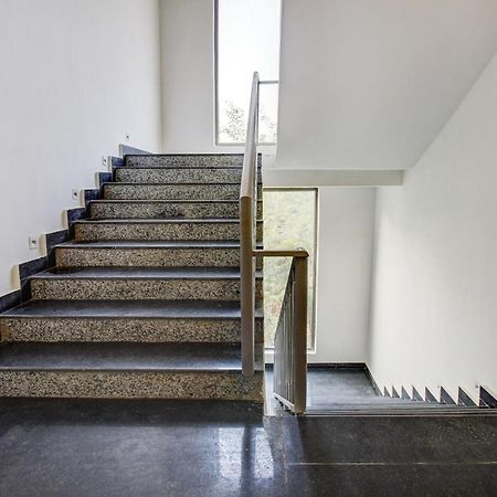 ホテル Super Townhouse Oak Aurelia Grand ラクナウ エクステリア 写真