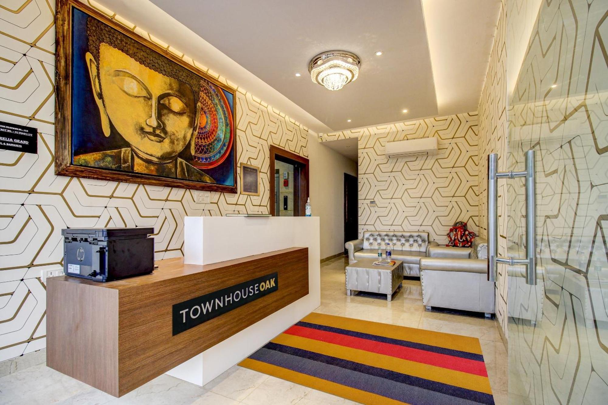 ホテル Super Townhouse Oak Aurelia Grand ラクナウ エクステリア 写真