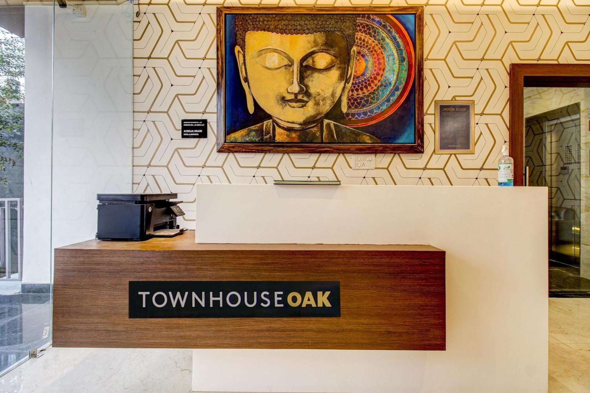 ホテル Super Townhouse Oak Aurelia Grand ラクナウ エクステリア 写真